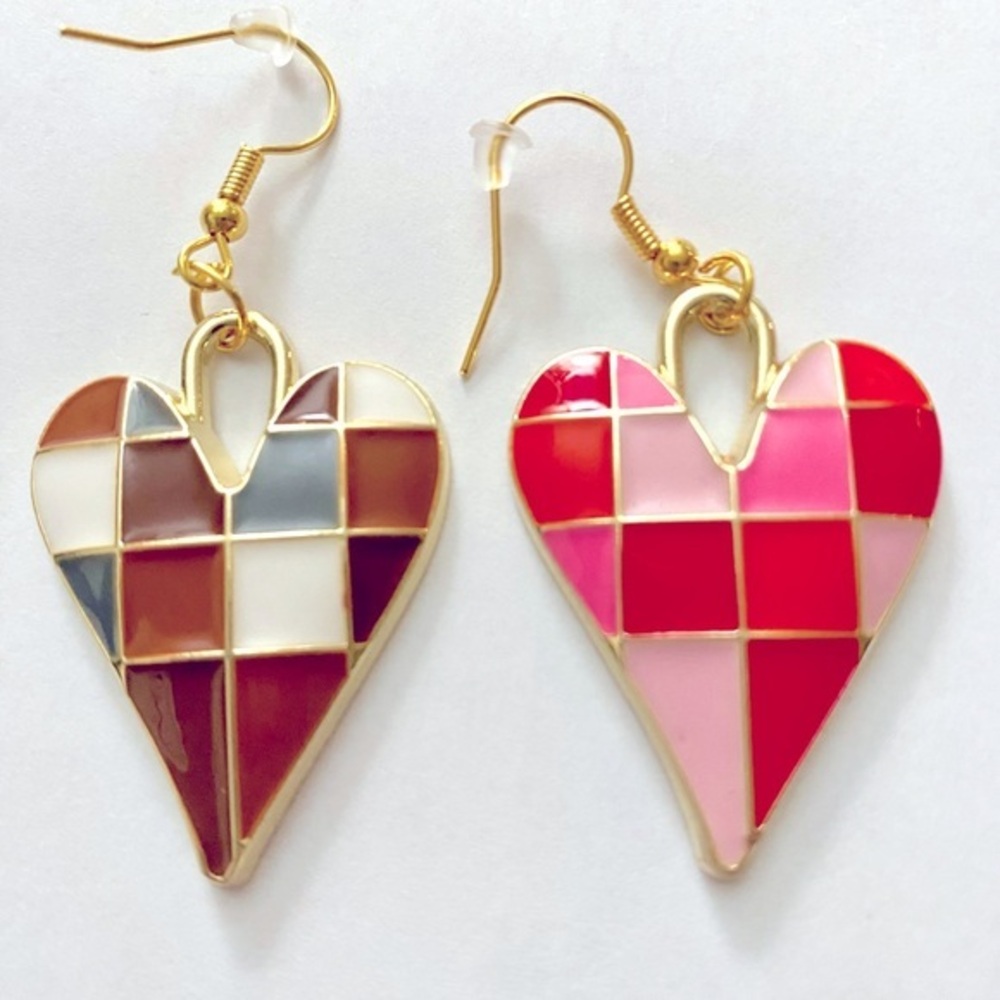 NWT - Artistic 1 Chocolate & 1 Strawberry Checkered Earrings w/ gold back